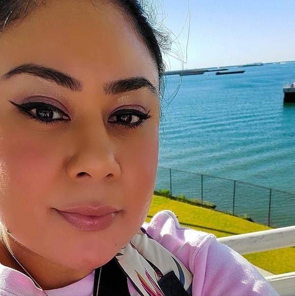 Meet your Posher, Eve - Picture 2 of 2